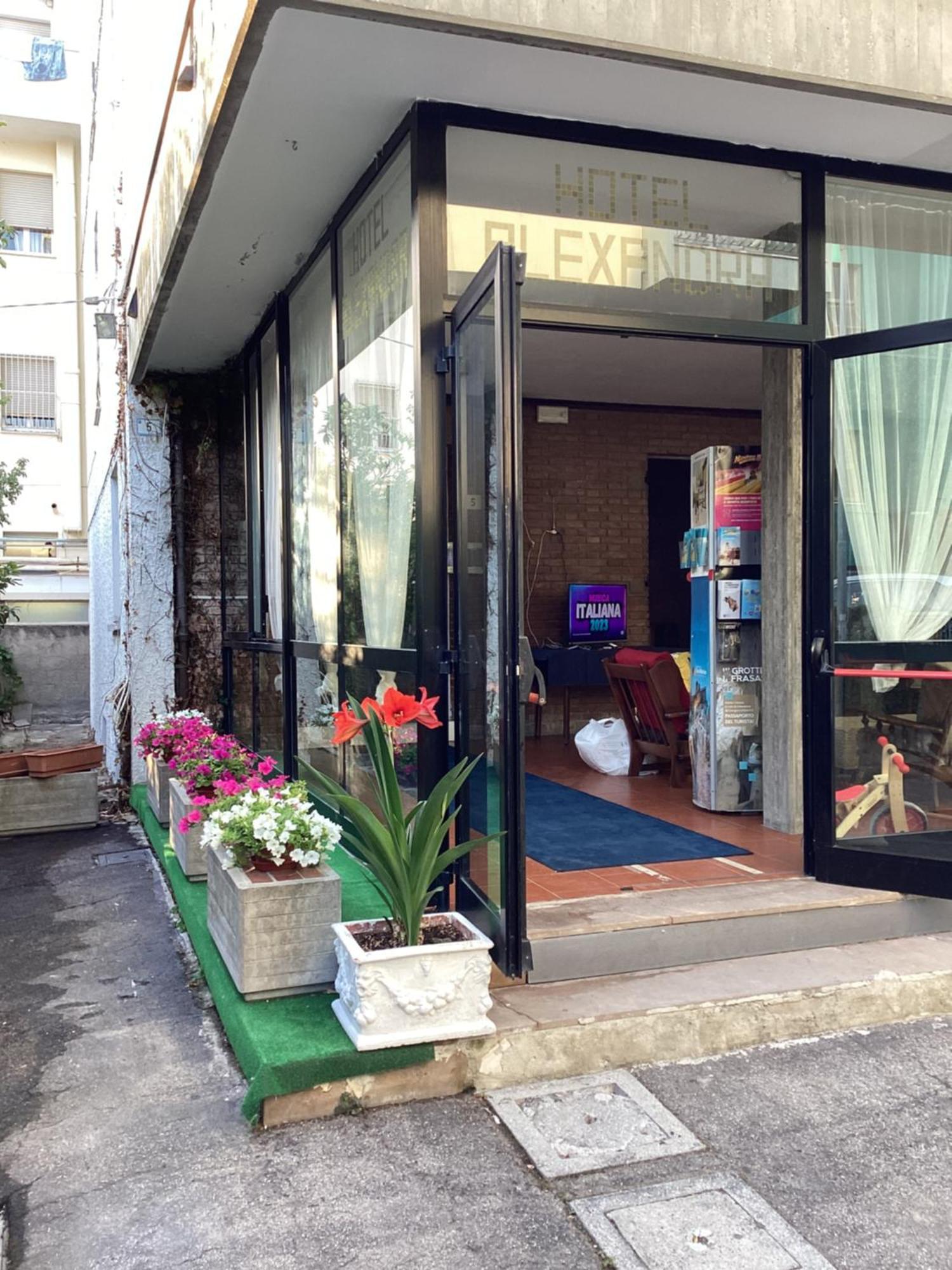 Hotel Villa Alexandra 贝拉里亚-伊贾马里纳 外观 照片